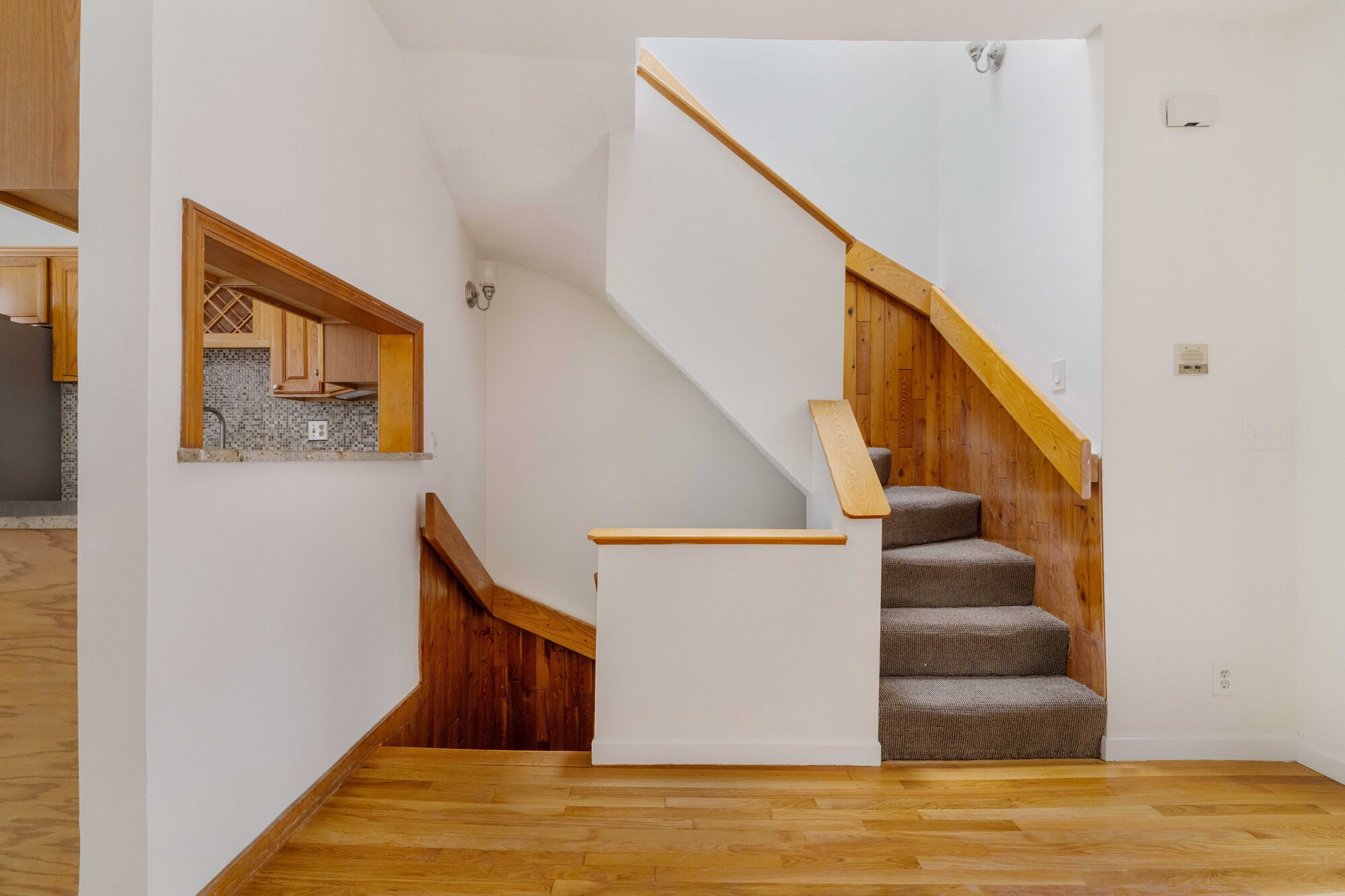 195 Endicott &mdash; interior 1
